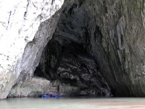 ba-be-lake-puong-cave