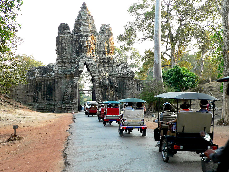 A glimpse of Angkor Temple2