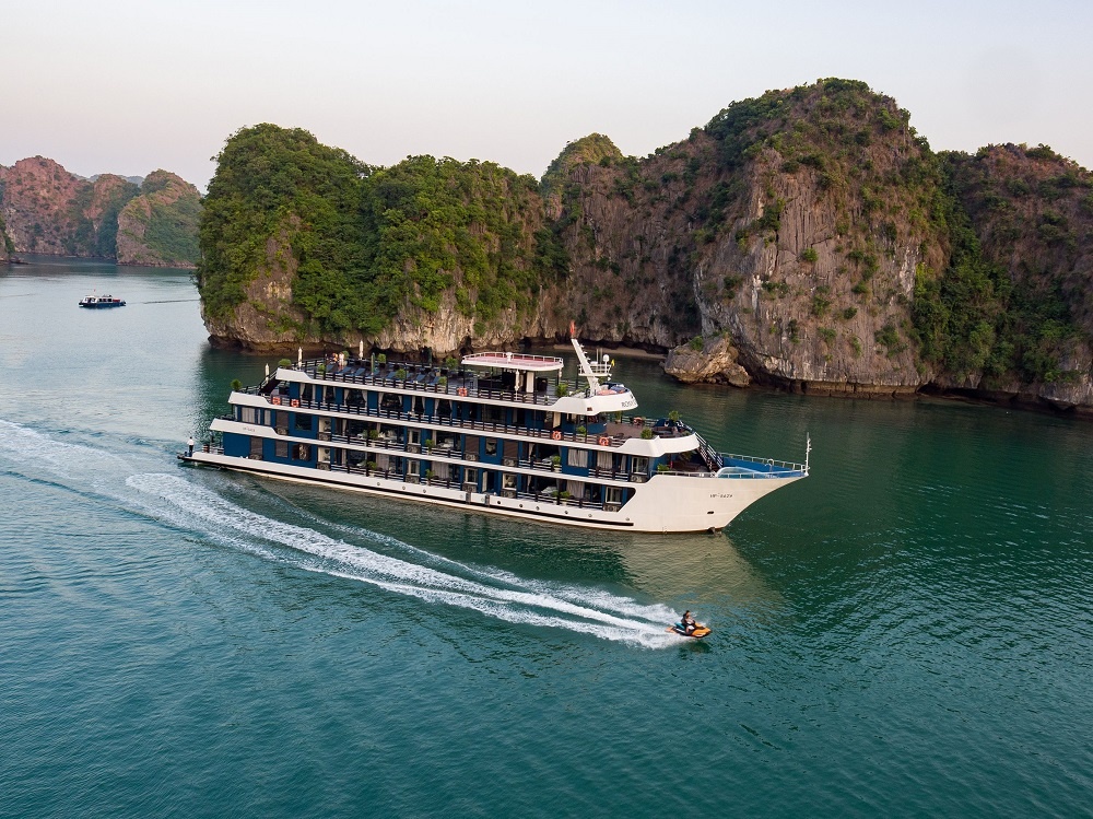 Rosy Cruise - Luxury Halong Bay Cruises - Vietnam Typical Tours