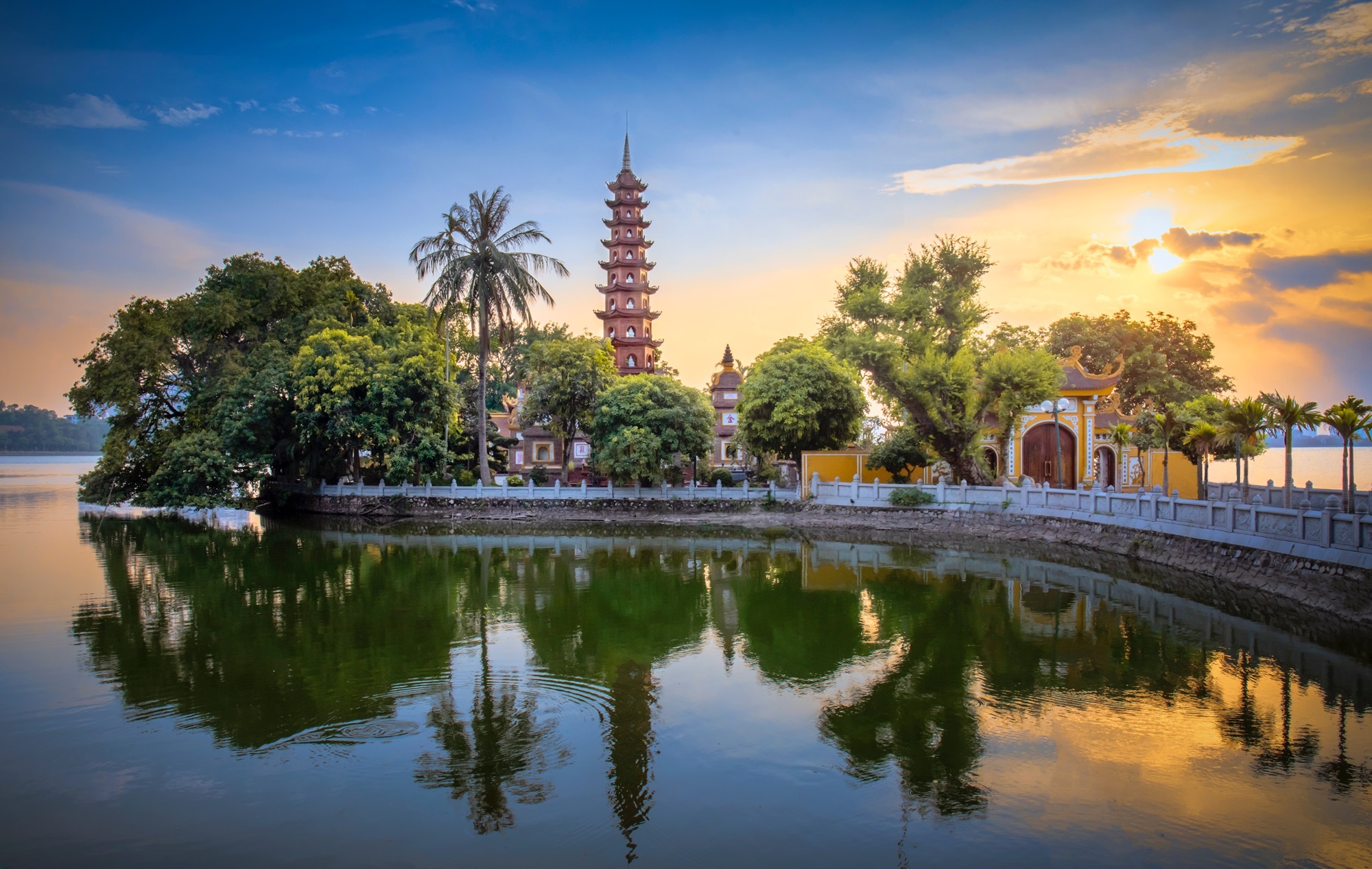 Chan Quoc Pagoda - Relax in North Vietnam